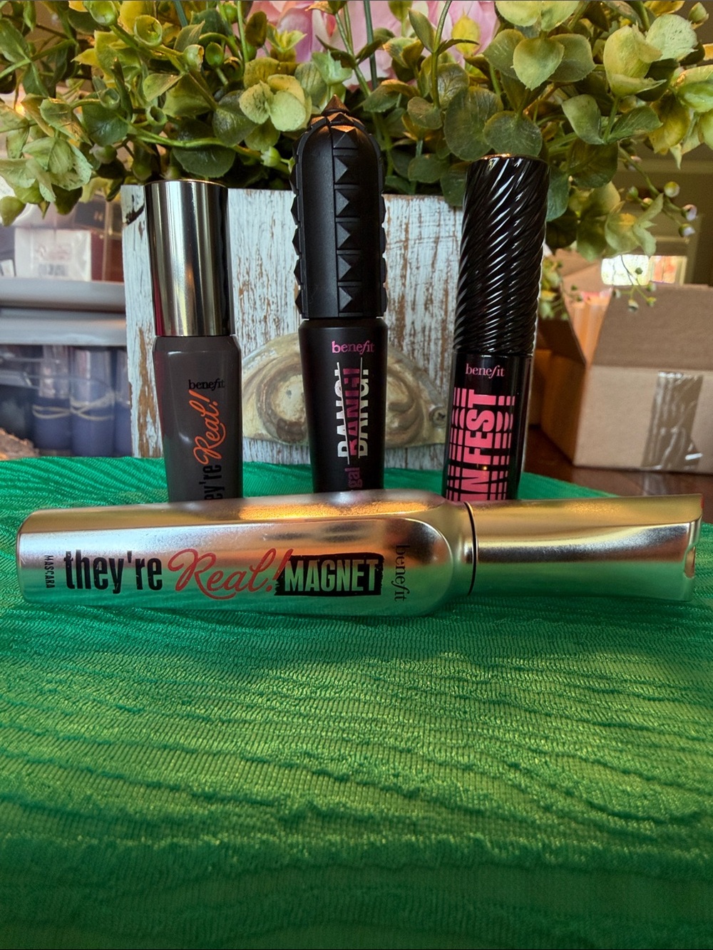 Benefit They're Real! Magnet Mascara Full size & 3 assorted Travel Size Black